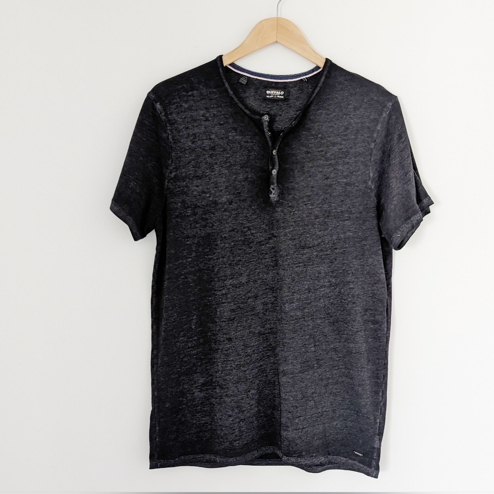 Buffalo David Bitton. Size XL. Short sleeve Henley